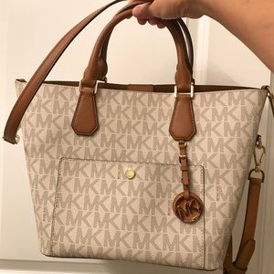 New Michael kors hand & shoulder bag